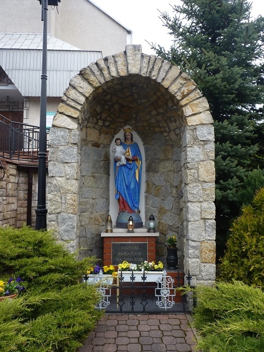 Kapliczka Matki Bożej przy ul. Bema